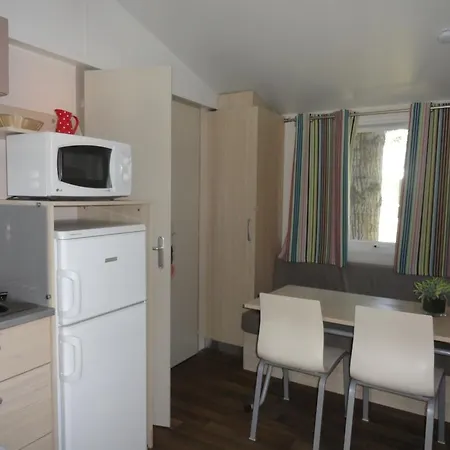 Le Clos Virgile キャンプ場