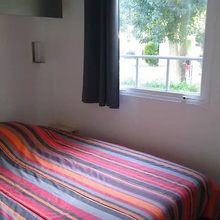 Le Clos Virgile キャンプ場 4*
